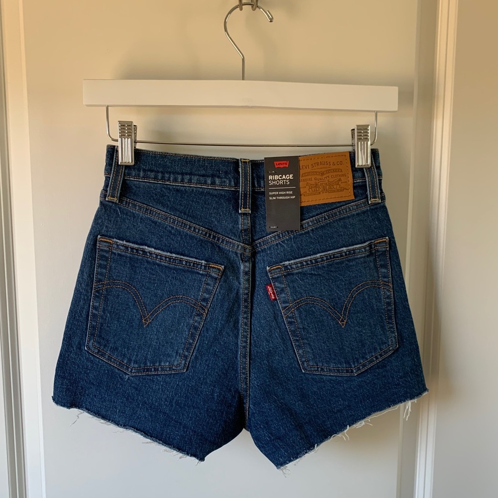 $15 ALL SHORTS⭐️ Levi’s Ribcage high rise cut off jean short - Picture 9 of 10